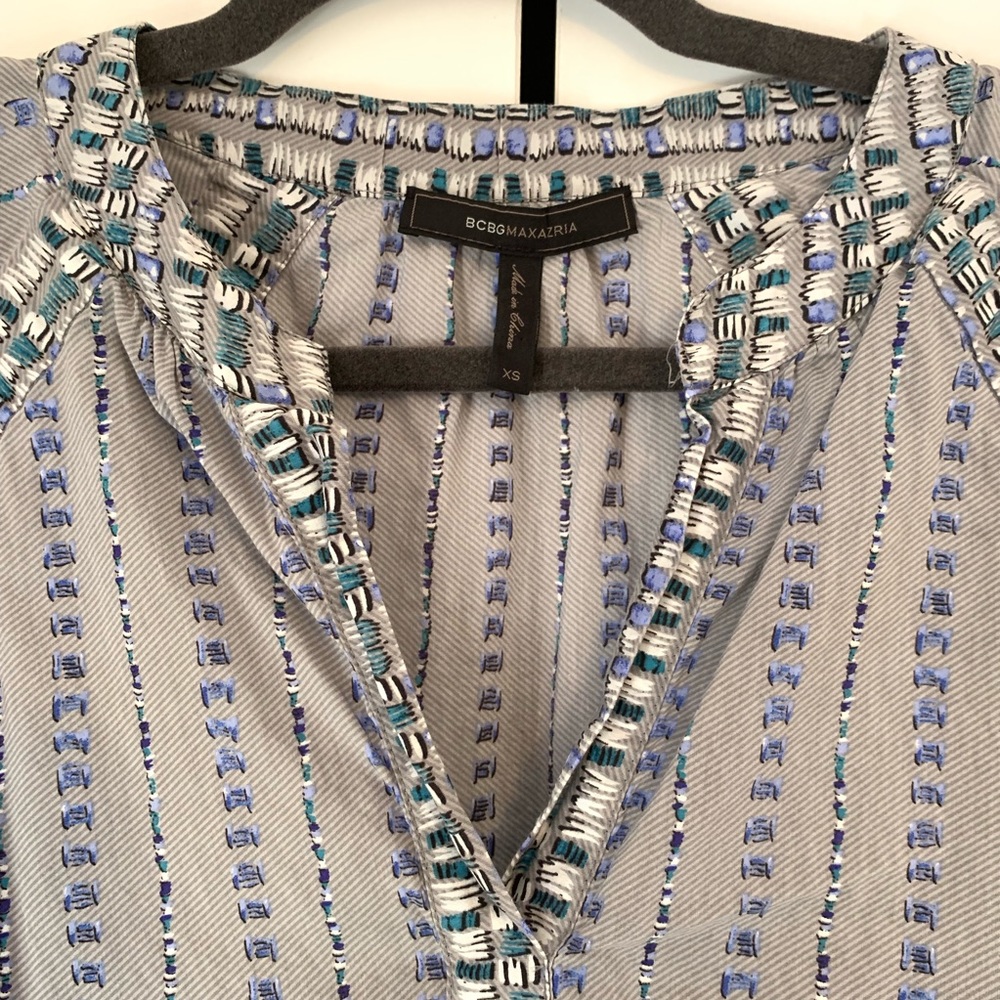 Worn once! BCBGMaxazria Kaley Printed Bell Top - Picture 5 of 8